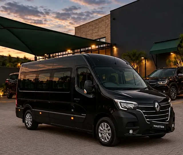 Van executiva Renault Master preta